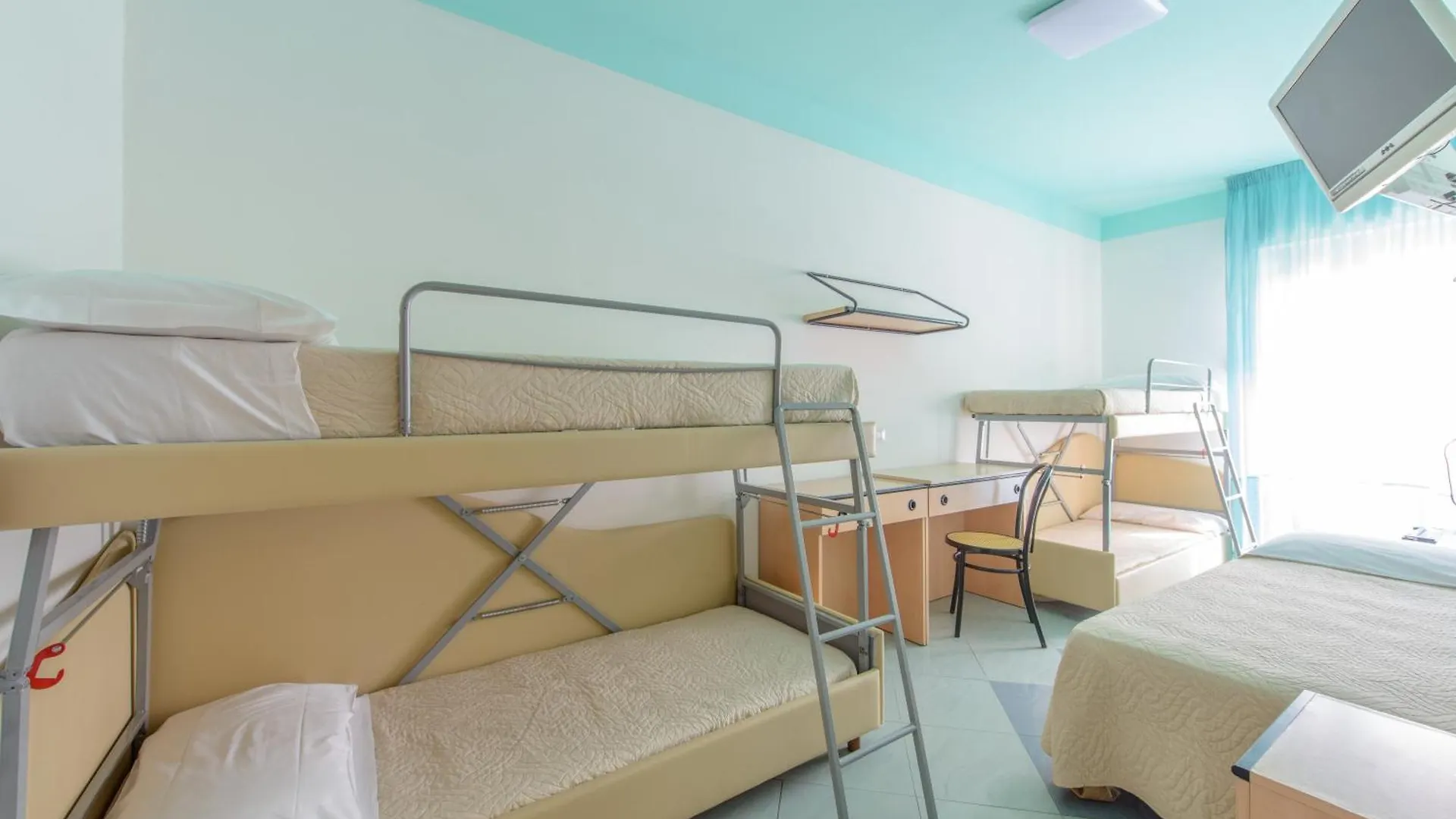 Hotel Christian ريميني